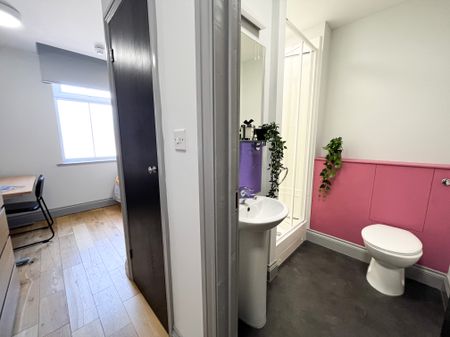 Pink Suite , Lustrous House - Photo 2