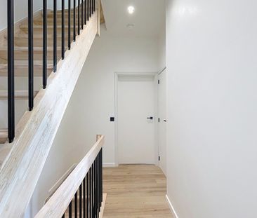 Gerenoveerde woning met 3 SLPKS en stadsterras te Gent - Foto 1