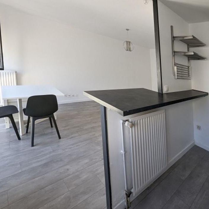 Location Appartement 2 pièce(s) de 51.15 m2 - Photo 1