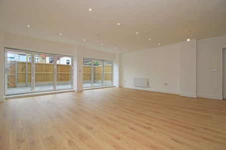 2 bedroom flat to rent - Photo 2