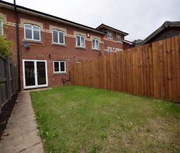 3 Bedroom Mews To Let - Photo 4