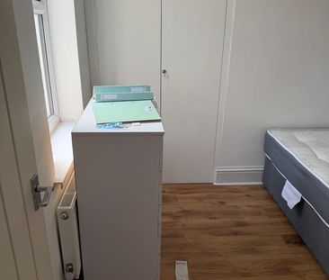 3 Bed Terraced House, Globe St, L4 - Photo 6