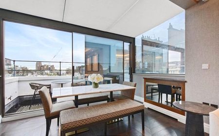 Prince of Wales Terrace, Kensington - Photo 2