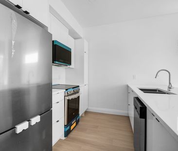 368 Tweedsmuir Ave #301, Ottawa, ON K1Z 5N4, Canada - Photo 3