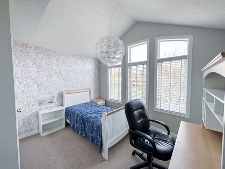 For Lease - 21 Fitzroy Avenue, Markham, Ontario - Photo 4