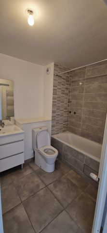 Location Appartement 2 pièces 42m² LE BLANC MESNIL 93150 - Photo 2