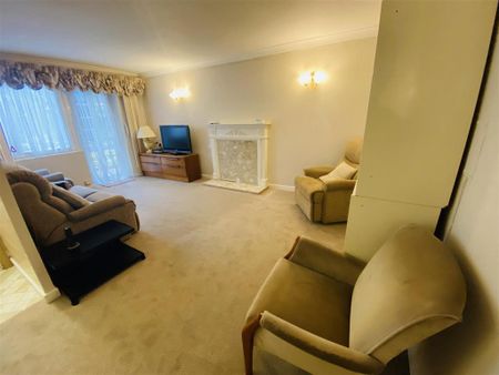 2 bedroom retirement property to rent - Photo 3