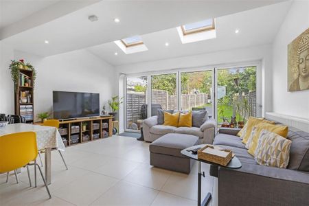 5 bedroom house to rent - Photo 2