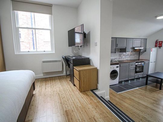 Studio to rent - Photo 1