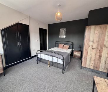 Cross Henley Road, Bramley, Leeds - Photo 4