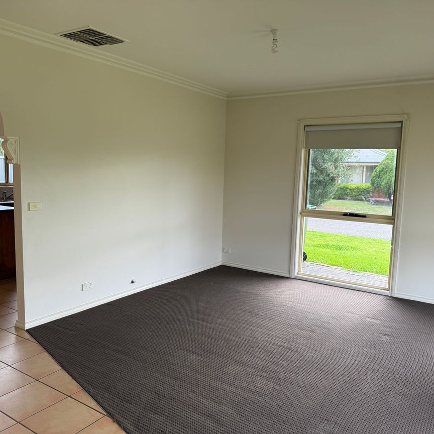 Comfortable Living in a Peaceful Court Location - Photo 1