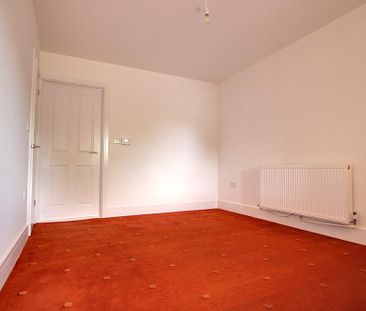 2 bedroom semi-detached house to rent - Photo 3
