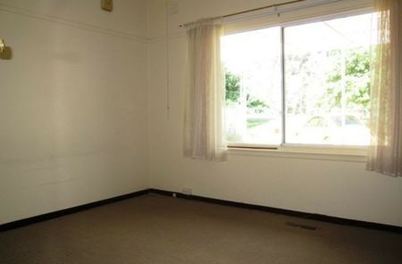 Perfect for students or small family! - Photo 3