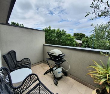 2/8 Chaleyer Street, Reservoir - Photo 4