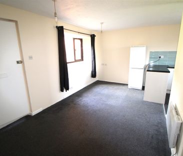 Chinook, Highwoods, Colchester - Photo 1