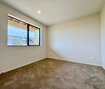 28 Kowaitau Avenue, Beachlands, Auckland - Photo 2