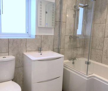 2 bedroom end of terrace house to rent - Photo 5