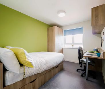 Premium Ensuite 4 Bed - Photo 1