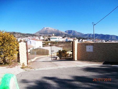 5 room luxury House for rent in Yunquera, Spain - Photo 4