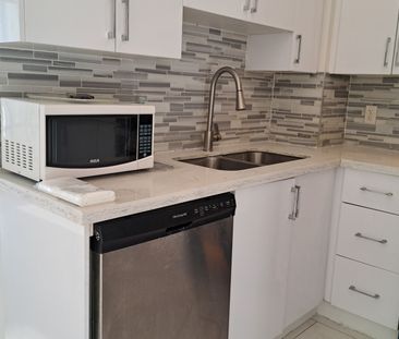 For Lease - 388 Prince of Wales Drive Unit# 405, Mississauga, Ontario - Photo 4