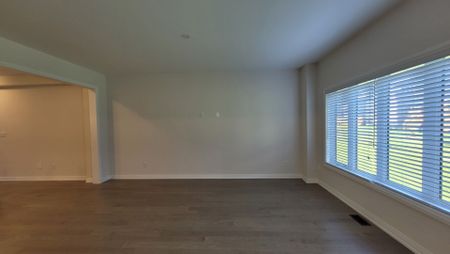 For Lease - 65 Federica Crescent, Wasaga Beach, Ontario - Photo 3