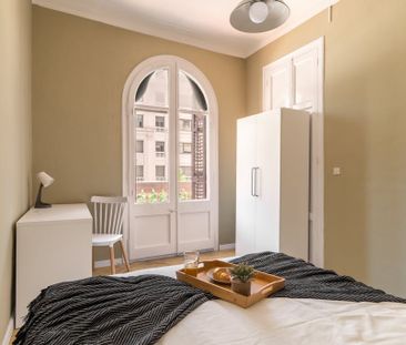 Carrer dAragó, Barcelona, Catalonia 08011 - Photo 3