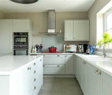 4 bedroom detached house to rent - Photo 5