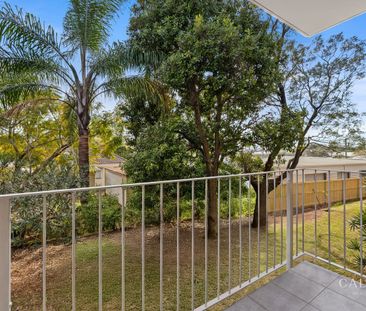 Elevated unit in Beautiful Best Street - Photo 2