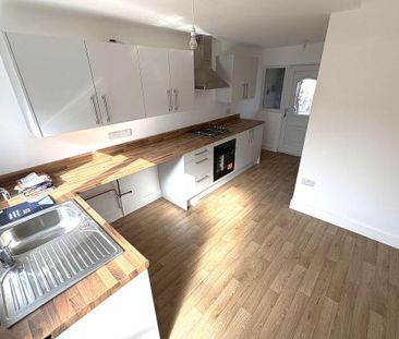 3 bedroom terraced house to rent - Photo 6