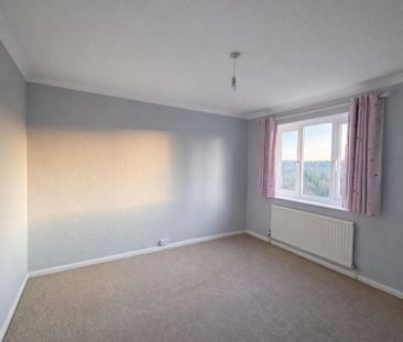 4 bedroom semi-detached house to rent - Photo 3