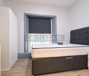 1 bedroom in a flat share to rent - Photo 5