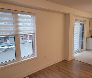 For Lease - 34 Silo Mews, Barrie, Ontario - Photo 6