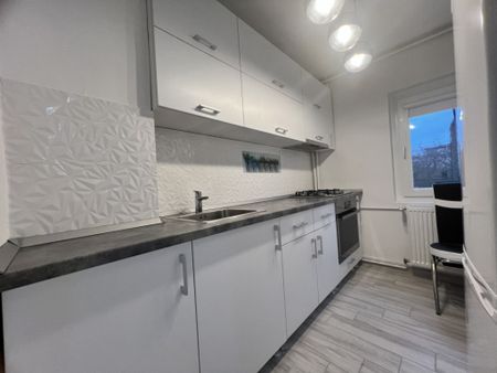 Garsoniera spatioasa in zona Decebal - Piata Alba Iulia - Fotografie 5