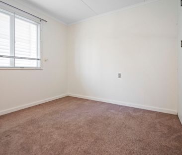 Well-Maintained Home on a Generous Block in Quiet Kepnock Street - Photo 2