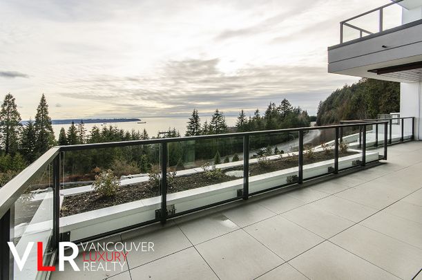 Condo in West Vancouver, BC - Photo 1