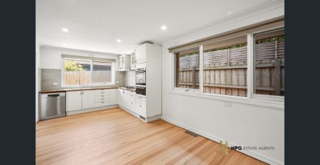 Freshly Updated 5-Bedroom Home! - Photo 4