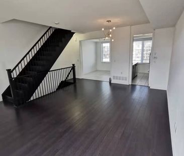 For Lease - 209 Harding Park Street, Newmarket, Ontario - Photo 1