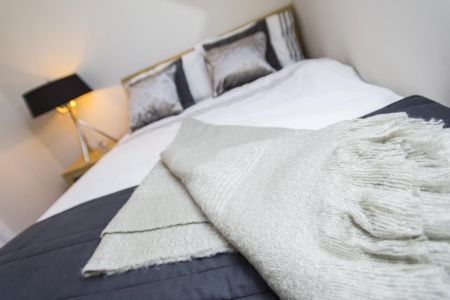 1 bedroom in a house share to rent - Photo 4