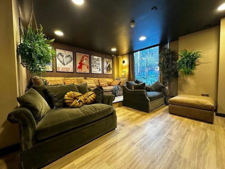 Studio Bronze - Photo 2