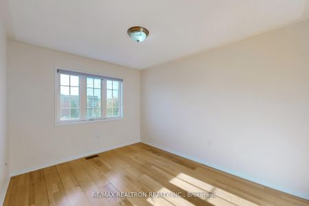 For Lease - 427 Ravineview Way, Oakville, Ontario - Photo 3