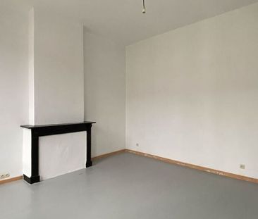 Appartement te huur in Tournai voor € 350 met 8 slaapkamers - Photo 4