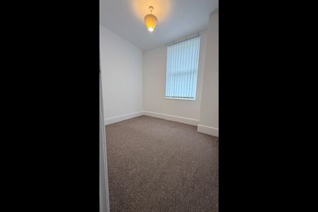 3 Bed Terraced House, Suburban Road, L6 - Photo 2