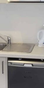 Fully Furnished Studio - Photo 4