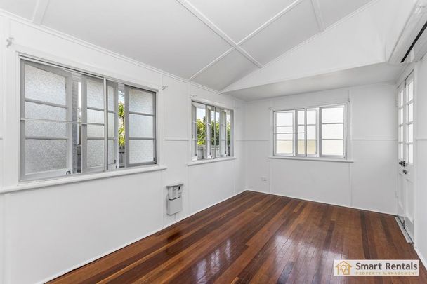 27b Hugh Street, West End QLD 4810 - House For Rent | Domain - Photo 1