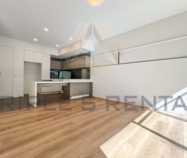 Convenient and spacious two-bedrooms apartment & Private and indivi... - Photo 2