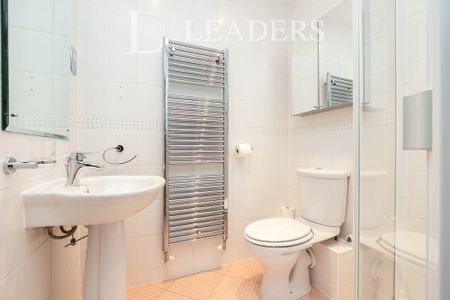 4 bedroom house to rent Madeira Way, Sovereign Harbour South, Eastbourne, BN23 - Photo 5