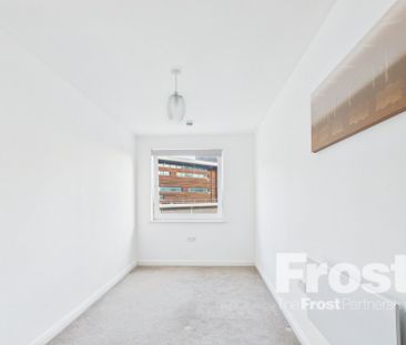 Tilley Road, Feltham,TW13 - Photo 4