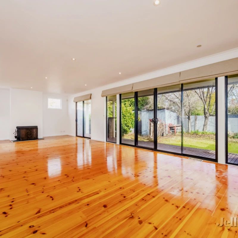 4 Bed, 2 Bath - Photo 1