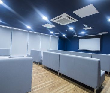 Studio to let in Liverpool - Photo 1