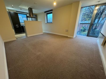 2 bedroom flat to rent - Photo 2